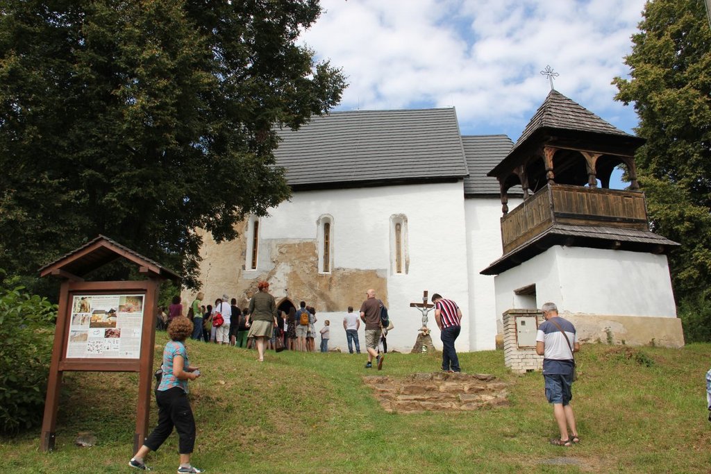 12 – Rákoš, Kostol Najsvätejšej Trojice – účastníci konferencie. Foto: A. Tuhárska, PÚ SR, 2020