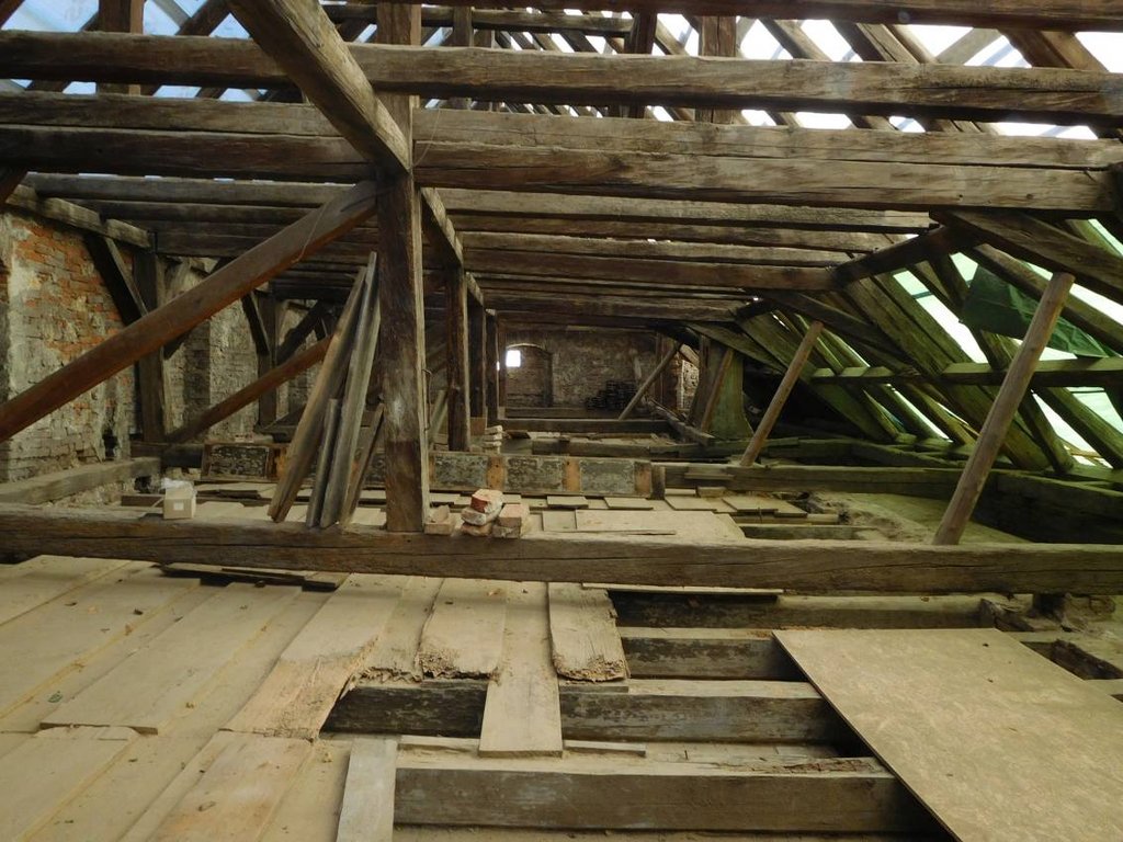 Krov počas obnovy, foto I. Radimák v r. 2018