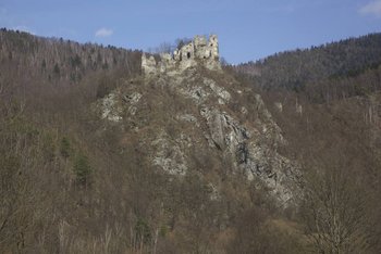 Nezbudská Lúčka, Starý hrad pohľad z juhozápadu, foto P.Izvolt r.2000