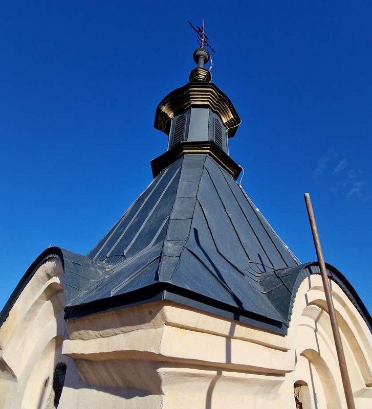 Štítnik r.k kostol, strecha veže po obnove, foto Mgr. Andrej Bisák