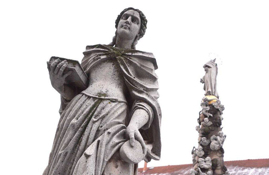09 – Košická Immaculata – socha sv. Barbory (det.), foto: J. Gembický, KPÚ Košice