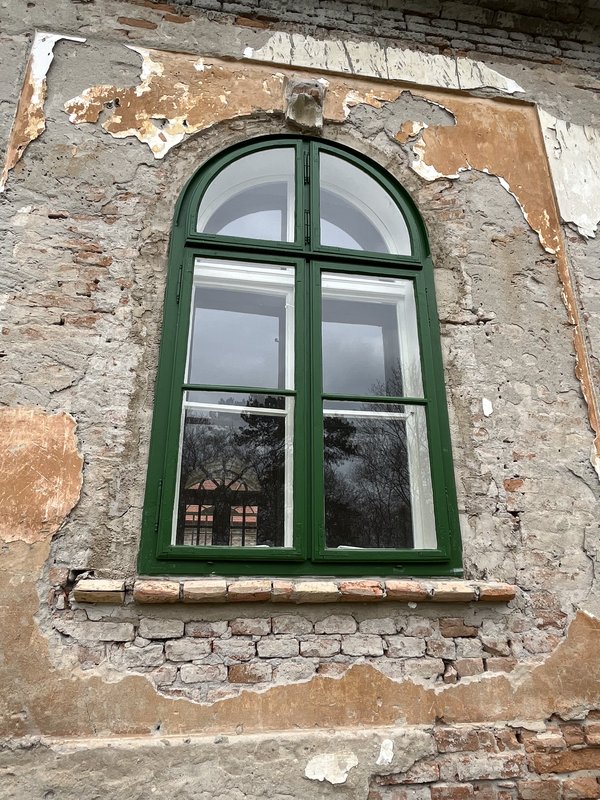 Pôvodné repasované okno po obnove z exteriéru, foto: Z. Holičková