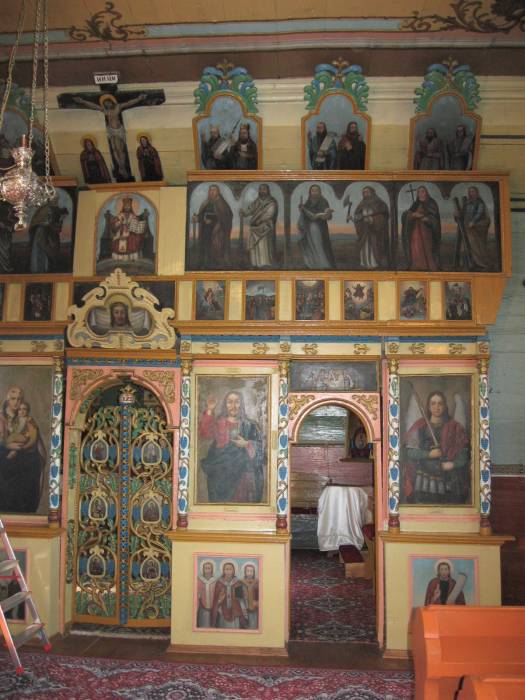03 – pravá časť ikonostasu vo Fričke pred reštaurovaním, zdroj: archív KPÚ Prešov