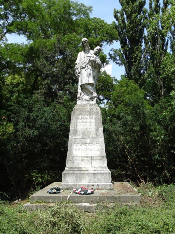 Celkový pohľad na nitrianský pomník padlým v I. svetovej vojne