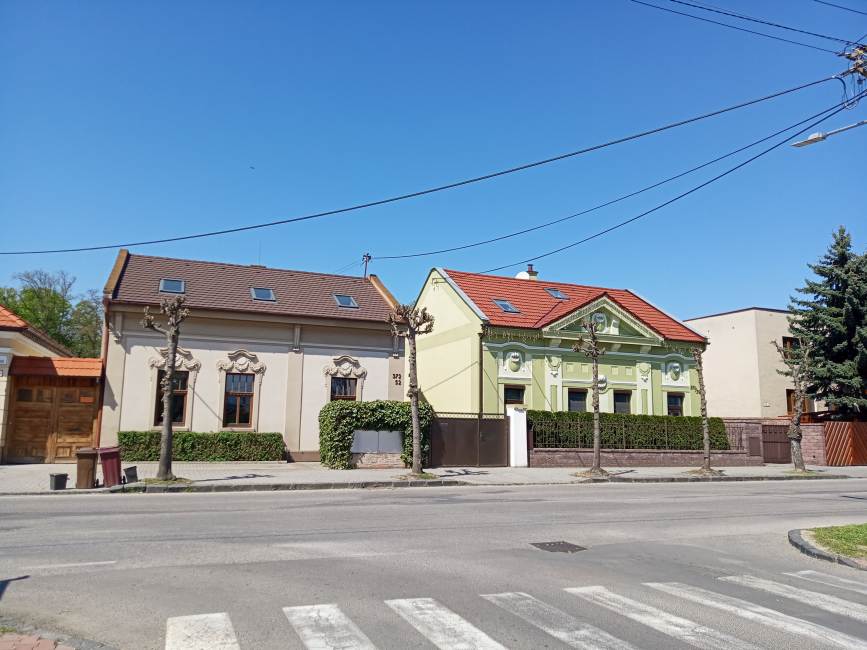 05 – meštianske domy zo začiatku 20. stor. s historizujúcou výzdobou fasád, zdroj: archív KPÚ Nitra