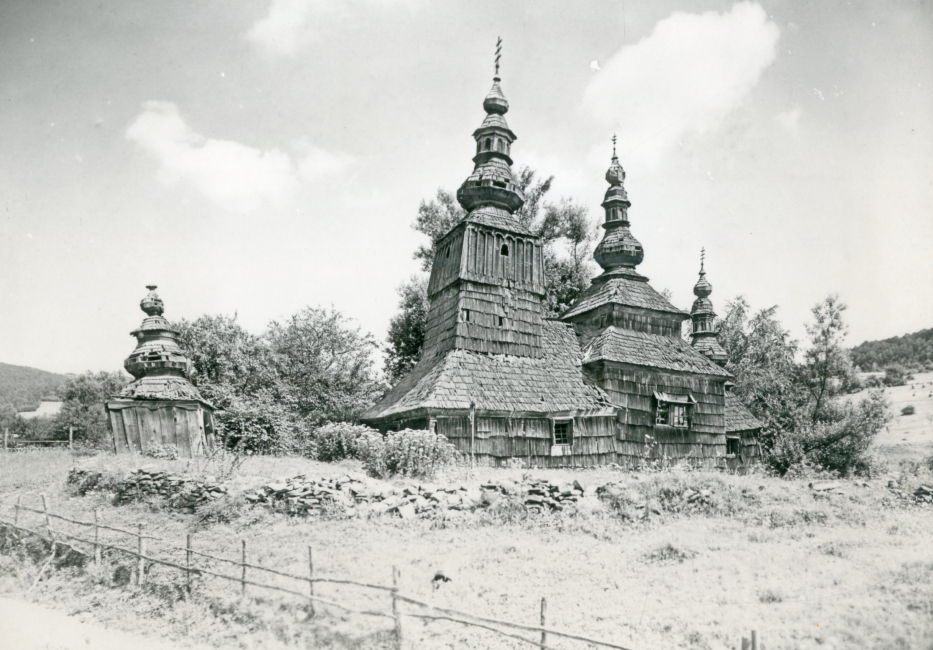 Rovné (okr. Svidník), cerkev, stav z roku 1957; foto Hilda Ruttkayová. Zdroj: Archív PÚ SR (5.395)