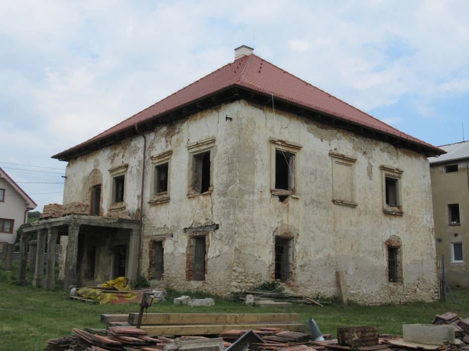 13 – Kaštieľ Vysočany, strecha po obnove, 2019, foto: KPÚ Trenčín