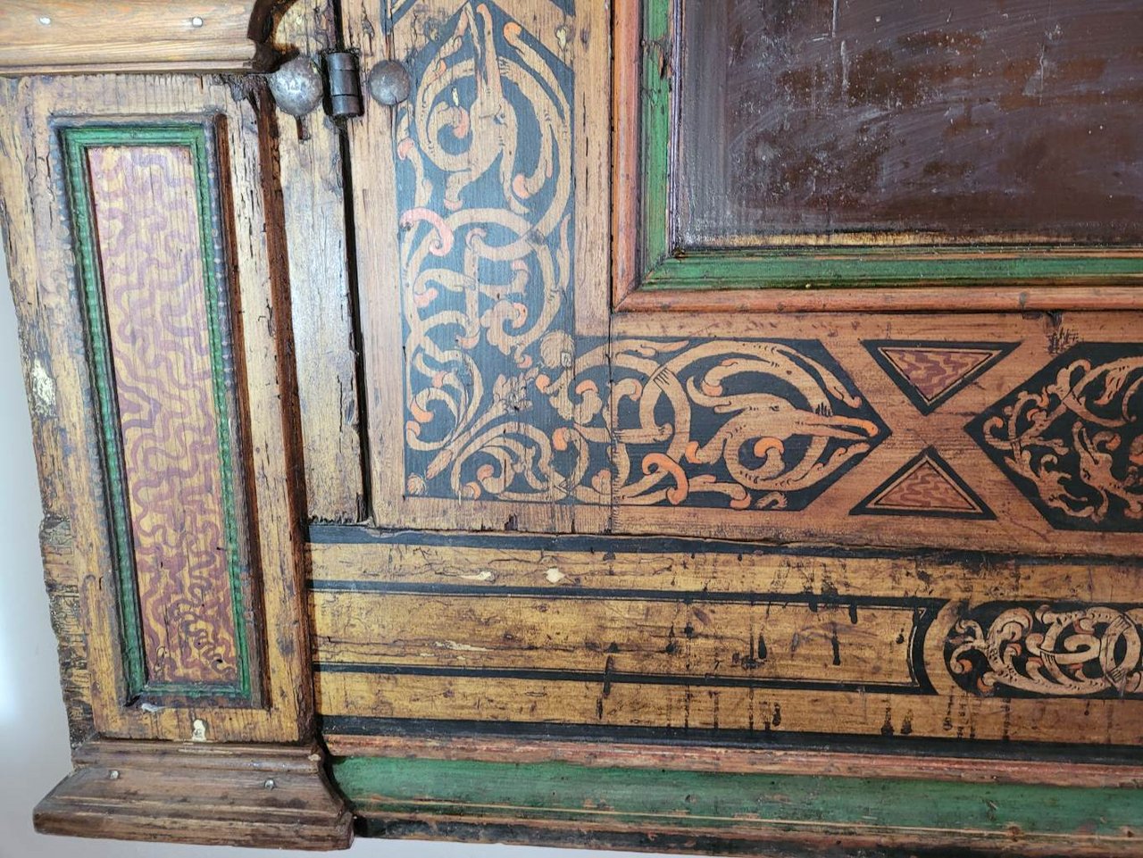 Detail odkrytej pôvodnej maľovanej výzdoby, foto: archív KPÚ Prešov