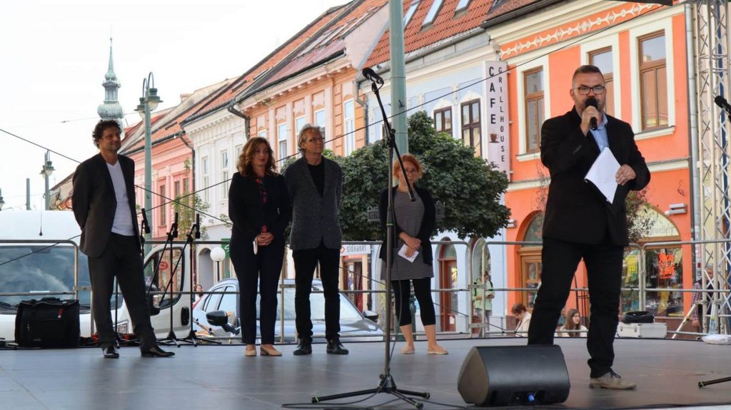 03 – Slávnostné otvorenie Festivalu architektúry a dizajnu 2020 (zdroj: www.fead.sk)