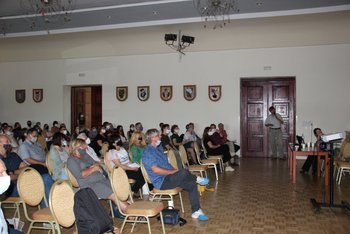 01 – Rožňava, Veľká sála Starej radnice – pohľad do konferenčného auditória. Foto: A. Tuhárska, PÚ SR, 2020