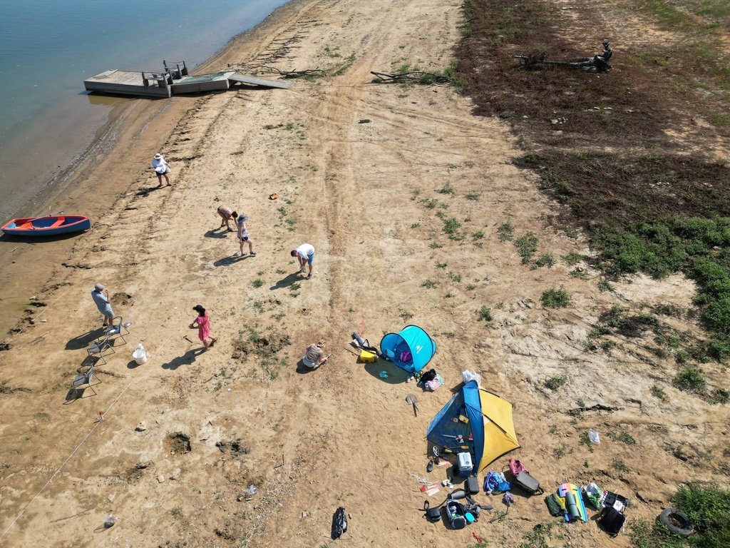 Pohľad z dronu na plochu výskumu počas výskumu, foto: J. Jusko Pohľad z dronu na plochu výskumu počas výskumu, foto: J. Jusko