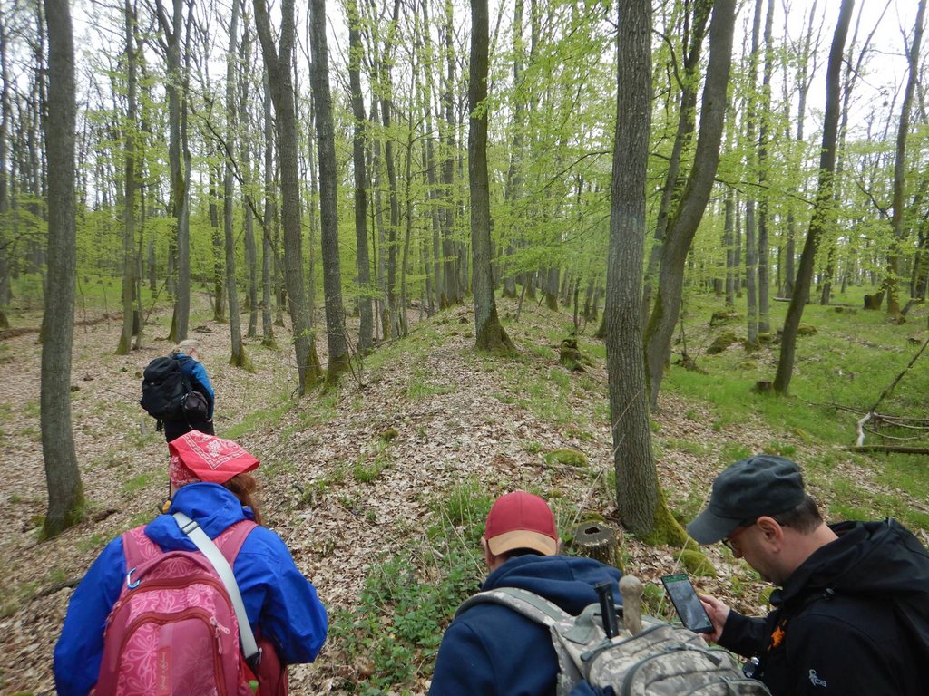 Archeologicko-geologický prieskum tzv. Valu obrov (Spečeného valu) v k. ú. Pečenice, okr. Levice v roku 2026, foto: Mário Olšavský 