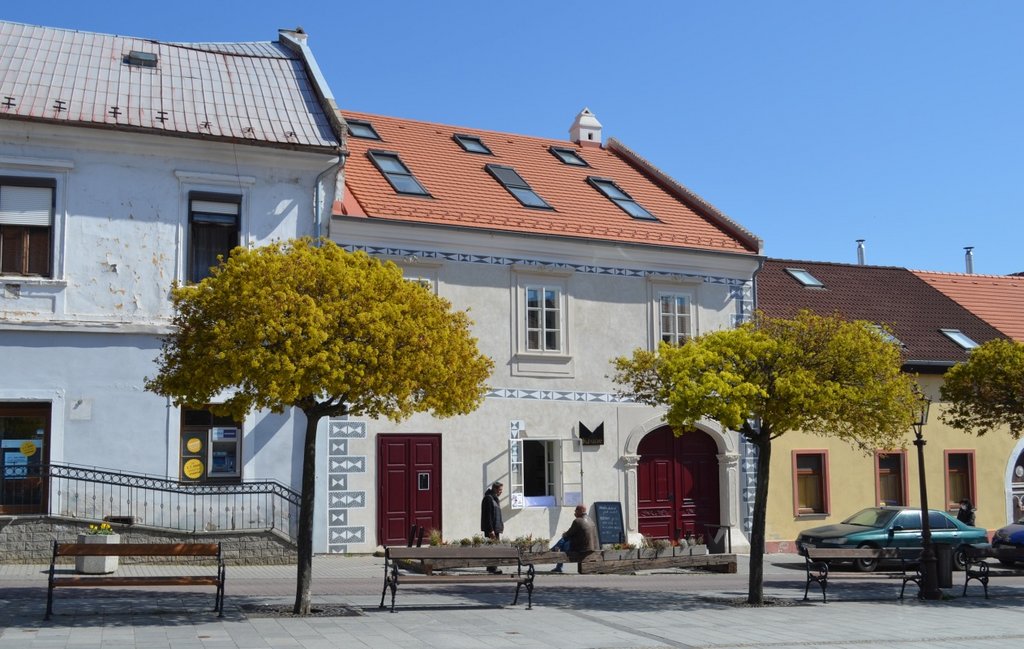 Stav fásady meštianskeho domu vo Sv.Jure po obnove, zdroj: KPÚ Bratislava