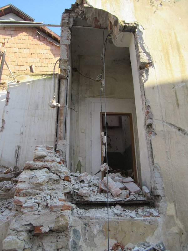 Situácia na mieste zbúranej pamiatky počas štátneho stavebného dohľadu realizovaného dňa 21.1.2026, zdroj: KPÚ Trenčín