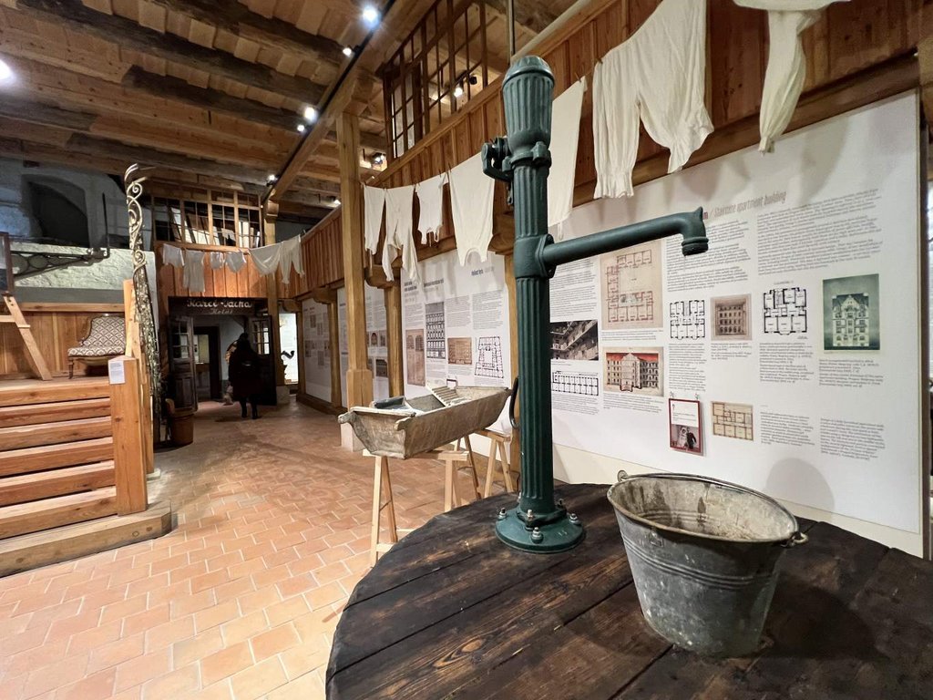Pohľad do expozície múzea - pavlačový dom, foto: P. Ižvolt