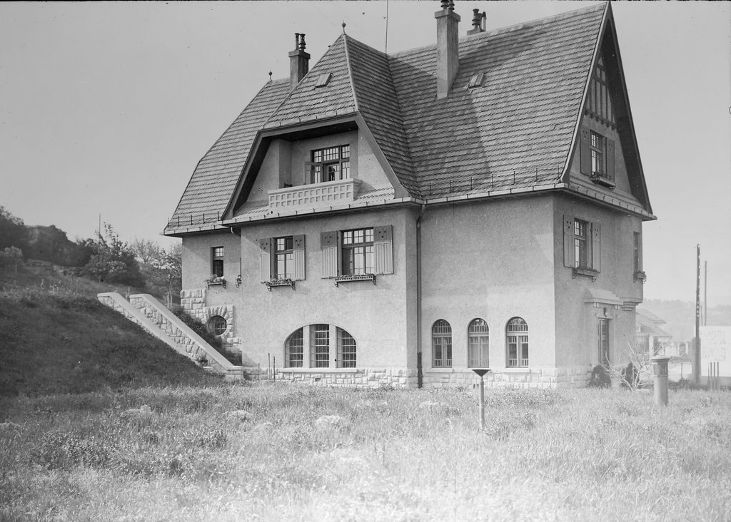 Prečerpávacia stanica na Oslom vrchu v Bratislave, dobová fotografia Zdroj: Vodárenské múzeum (Bratislavská vodárenská spoločnosť)