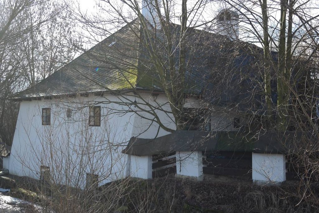 03 - Vodný mlyn pred obnovou strechy, rok 2018, foto: Ing. arch. Peter Kulašík