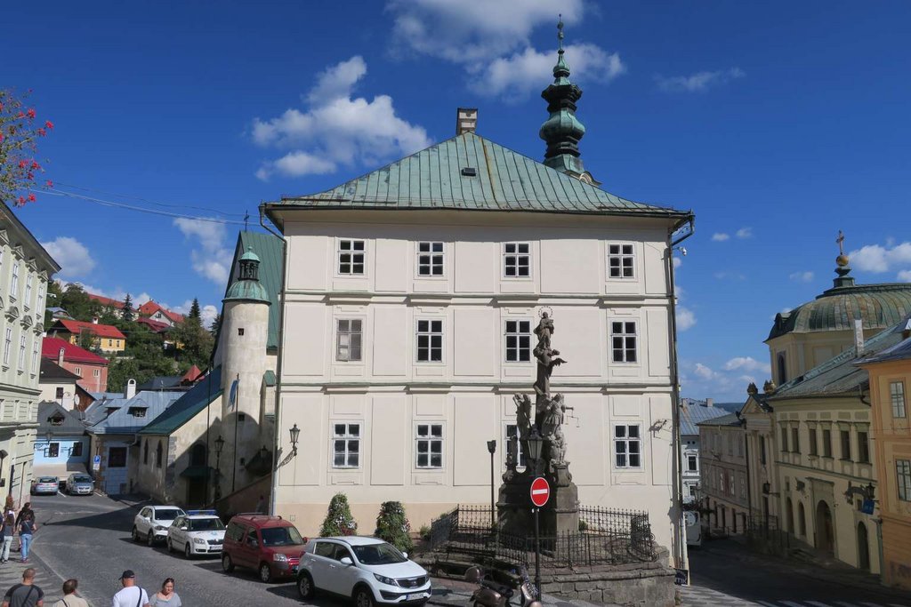 Západný pohľad na radnicu s valbovou strechou, zdroj: KPÚ Prešov, P. Krušinský