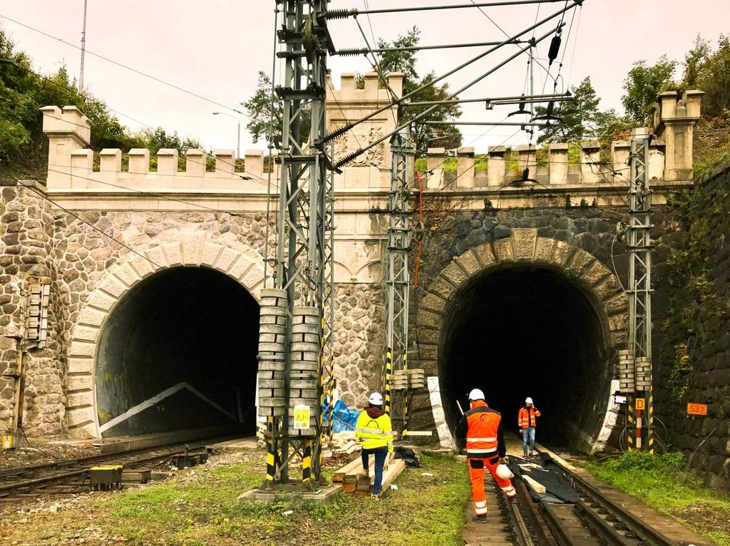 05_Pohľad na bratislavský portál tunela počas obnovy, 2022 (zdroj: Archív KPÚ Bratislava)
