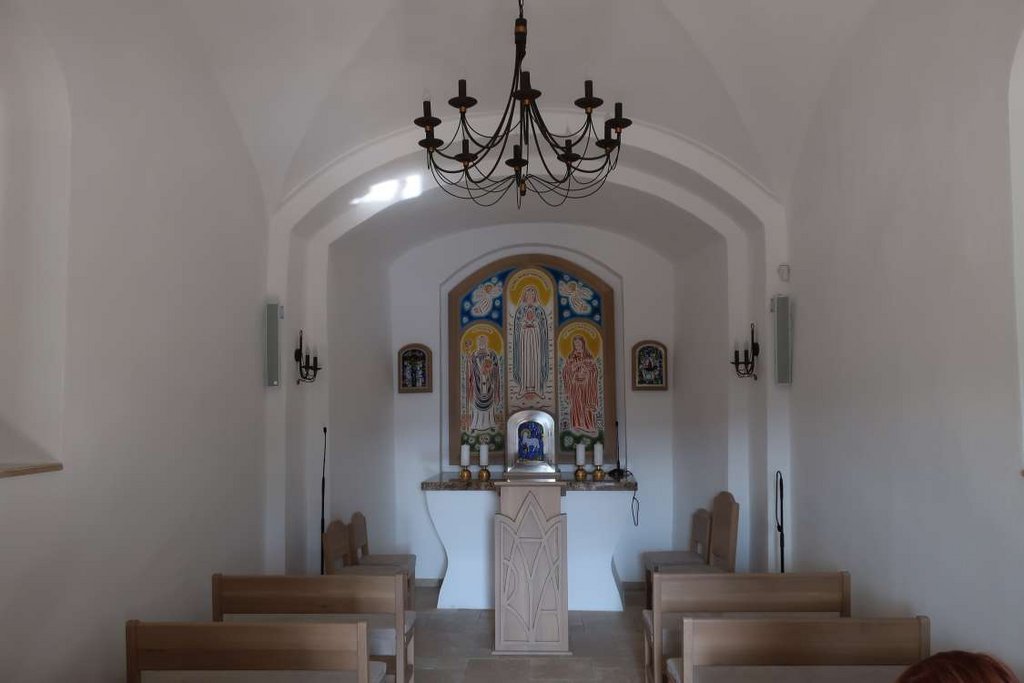 07 – Interiér kaplnky po obnove