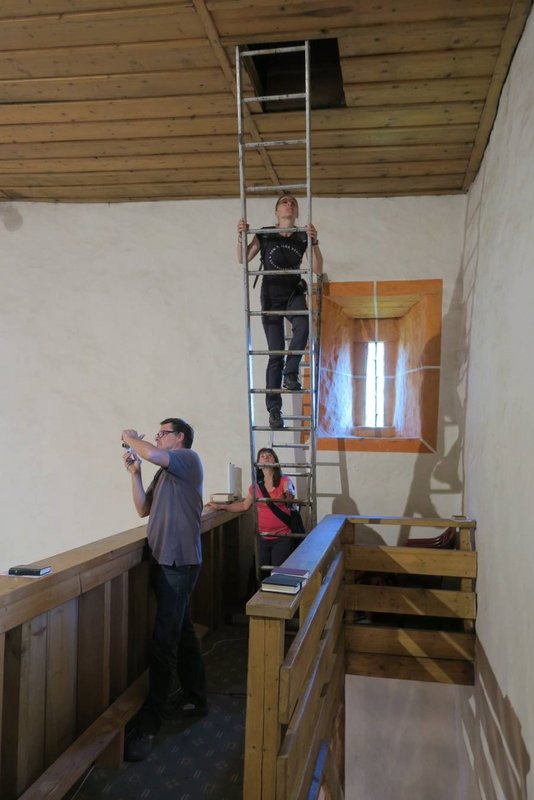 Poníky, Kostol sv. Františka z Assisi – vstup z empory do krovu