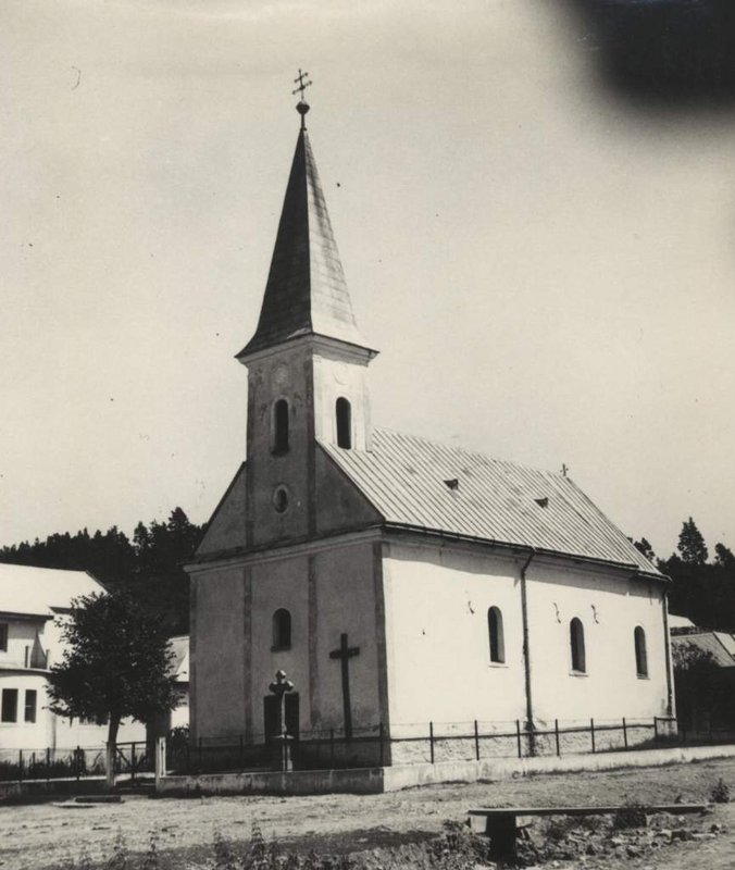 06 Exteriér kostola na dobovej fotografii z roku 1954, zdroj: Archív KPÚ Prešov