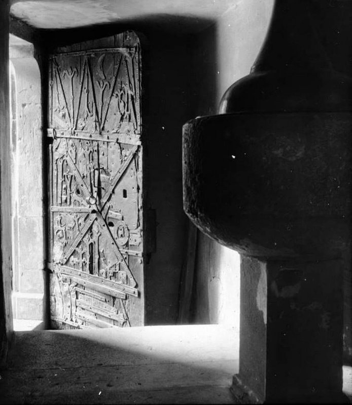 03.	Drevené kované jednokrídlové dvere, Spišský Štvrtok (Mencl, 1930, D 5862, PÚ SR Bratislava)