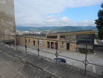 Obr.1 - JV pohľad na objekt pred obnovou, foto I. Radimák, KPÚ Trenčín