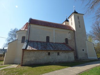 Pohľad na obnovenú severnú fasádu lode  a severnú a východnú fasádu severnej veže, archív KPÚ Nitra