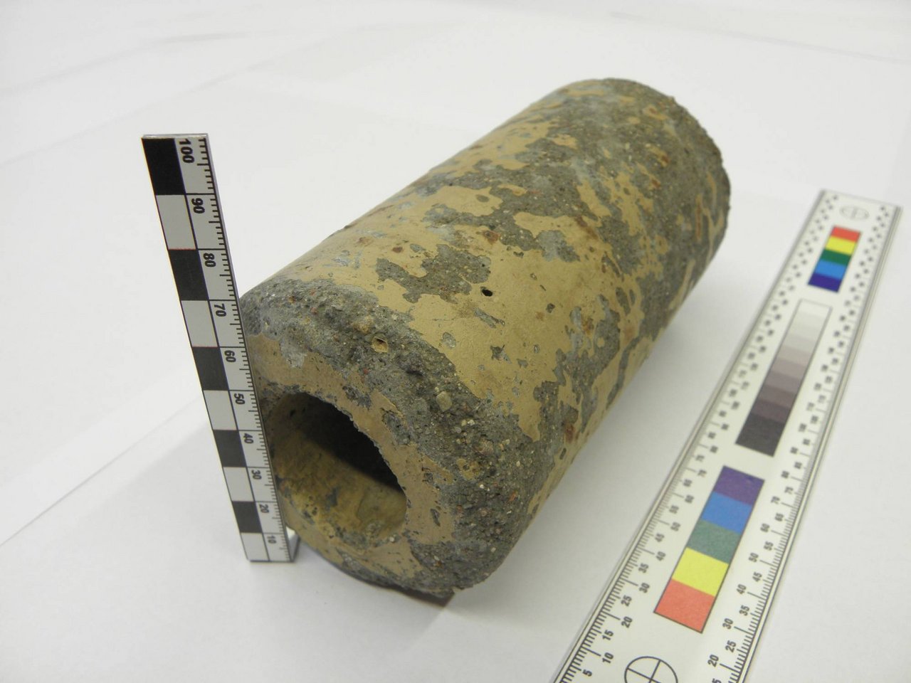 Betónová mína – detailný pohľad na dolnú časť, zdroj: KPÚ Trnava, foto: M. Sládok