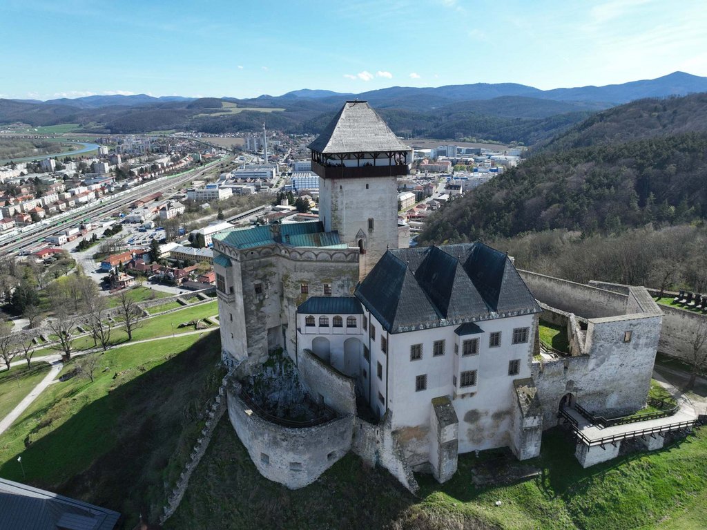 Trenčiansky hrad, zdroj: PÚSR