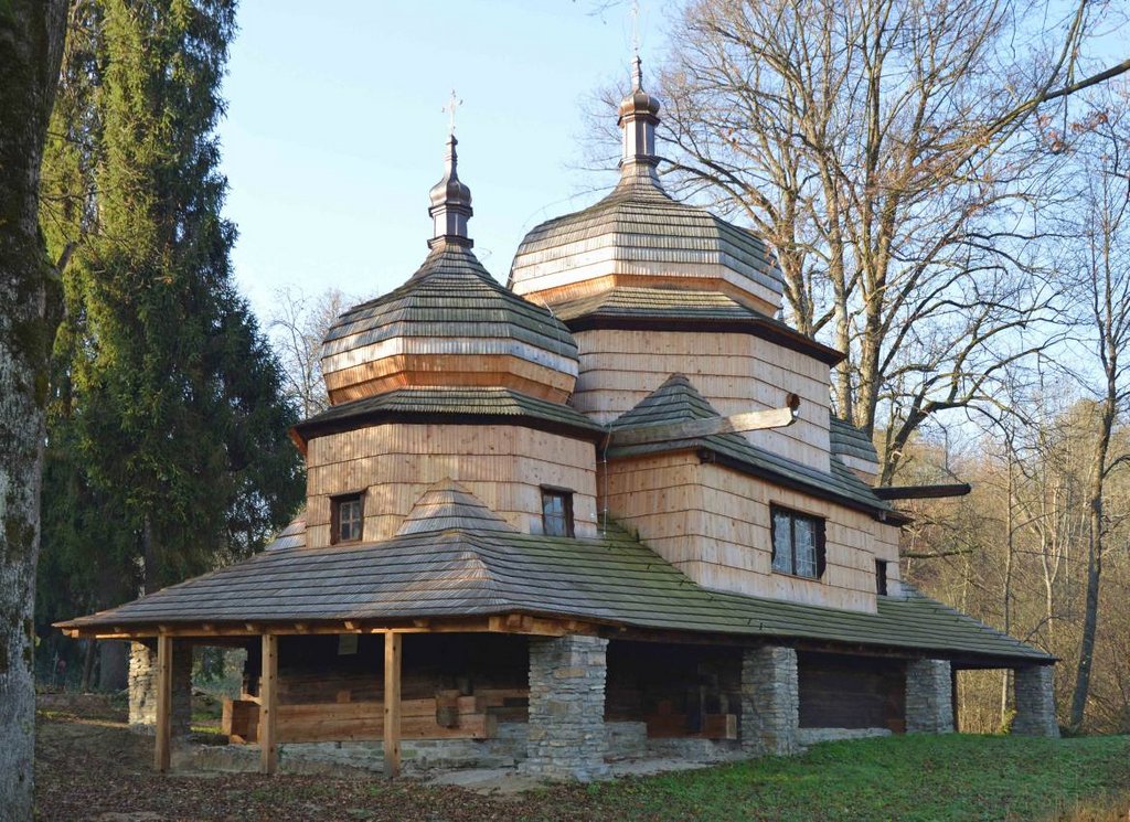 Piątkowa, gmina Dubiecko, okres Przemyśl: gréckokatolícky kostol sv. Demetera, postavený 1732, opustený 1947, obnovy 1881, 1958 – 1961, 2006. Foto: T. Kowalski