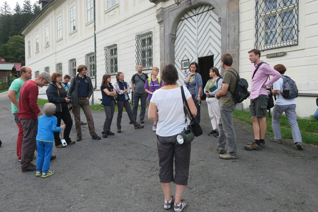 Sv. Anton, Kaštieľ – exteriér pred vstupom do objektu 