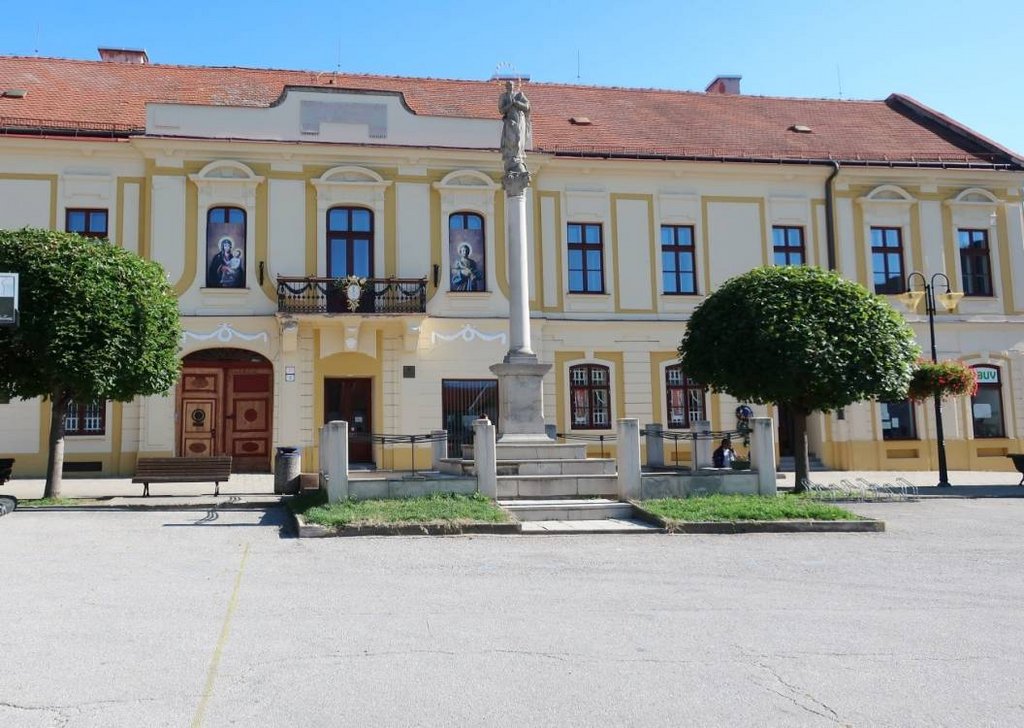 04 – Rožňava, rím. kat. biskupstvo; foto D. Gdovinová, KPÚ Košice, prac. Rožňava, 2021