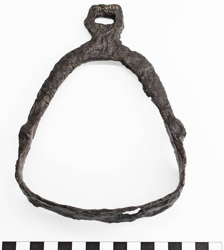 Staromaďarský strmeň z neznámej lokality, zdroj: Podunajské múzeum v Komárne