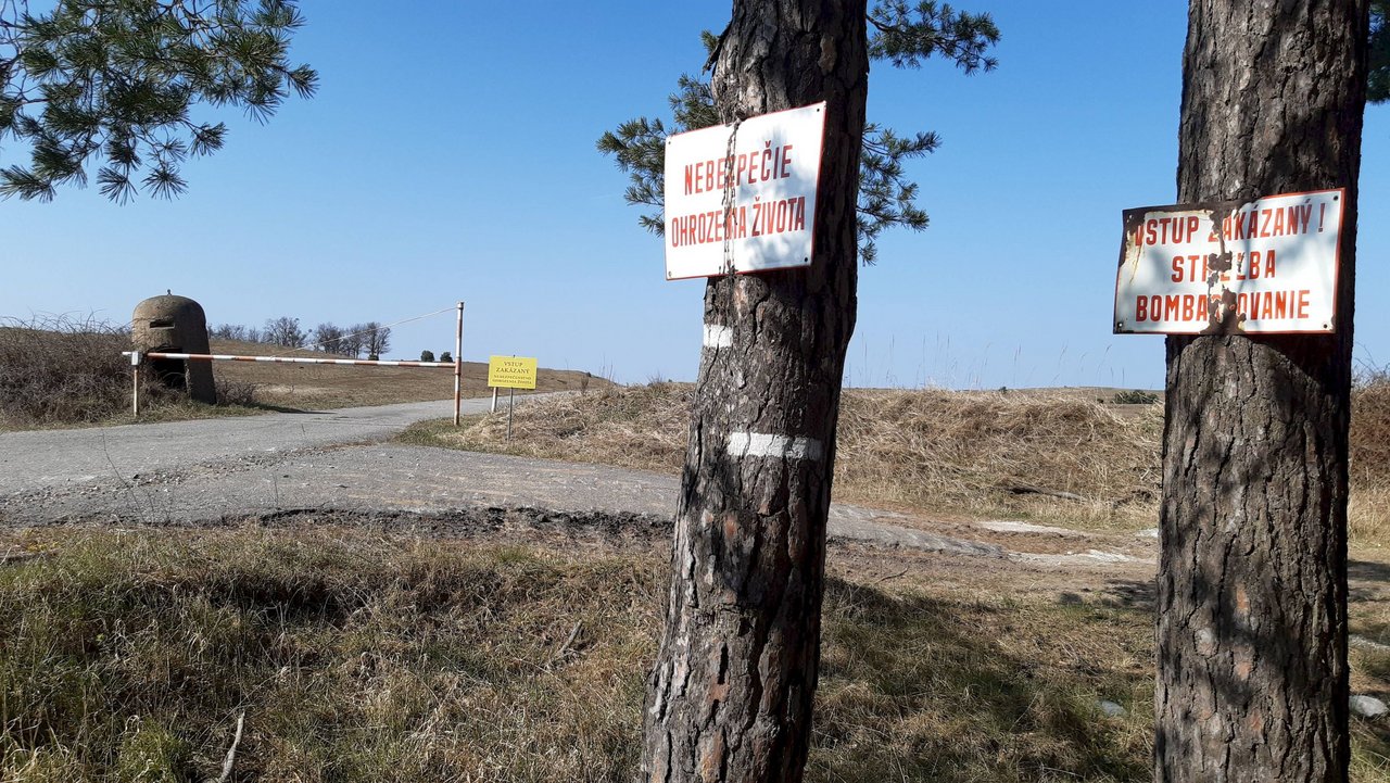 Analogický Einmannbunker vo Vojenskom výcvikom priestore Záhorie, foto P. Škorvánek