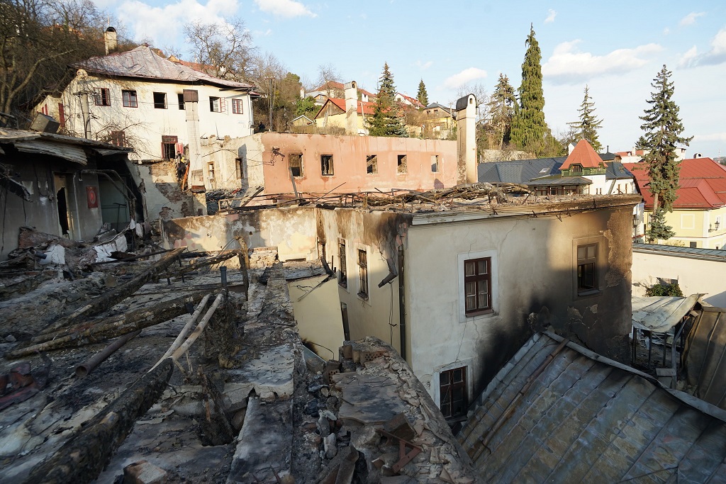 Banská Štiavnica, pohľad na časť požiarom poškodených objektov, zdroj: KPÚ Banská Bystrica, pracovisko Banská Štiavnica