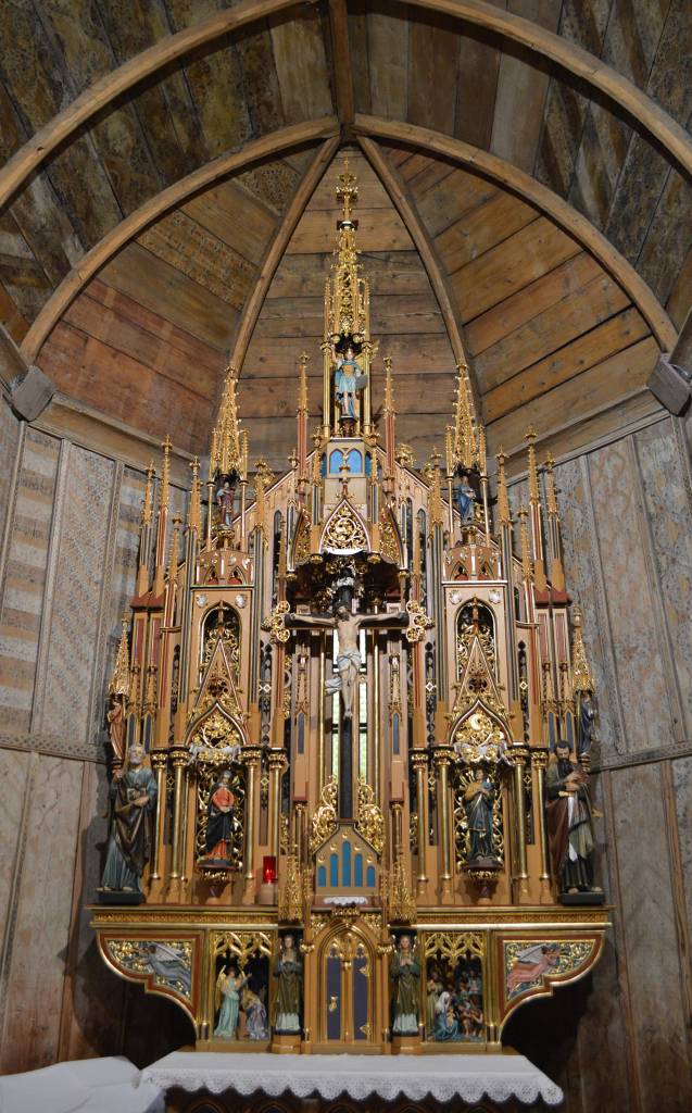 Hlavný oltár hervartovského dreveného kostola z dielne Mórica Hölzela, foto: T. Kowalski