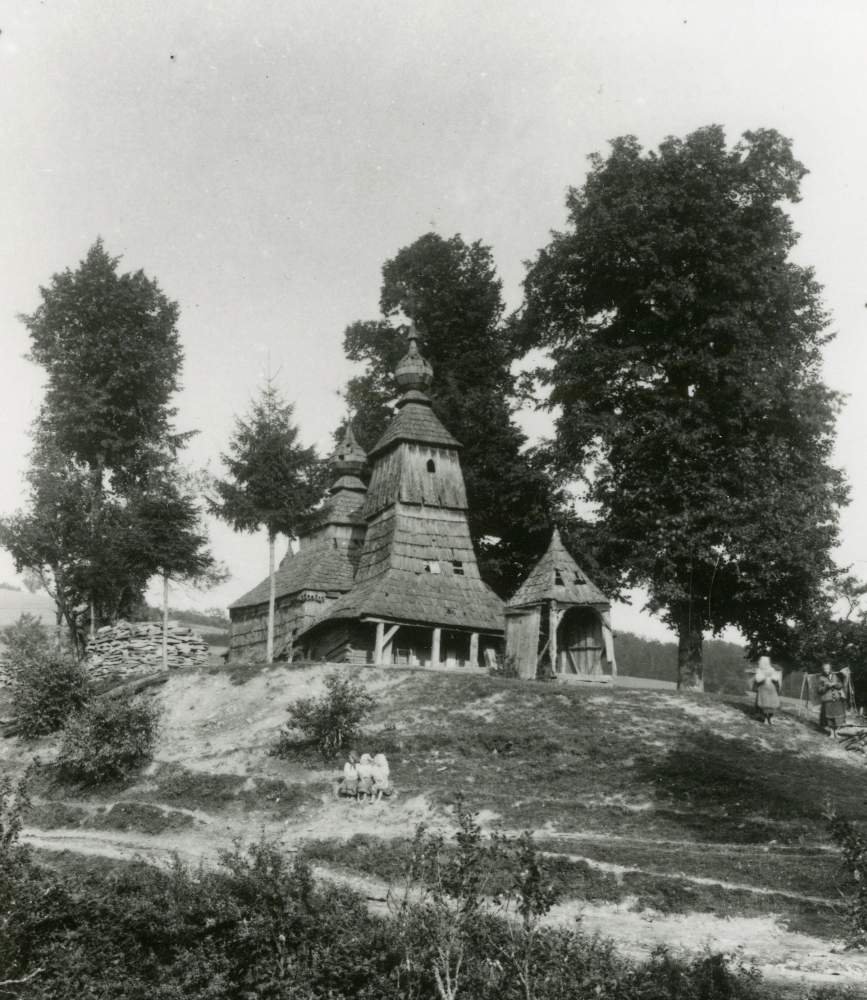 Kožuchovce, drevená cerkev pred začiatkom výstavby murovaného kostola a transferom do Košíc, 1925, zdroj: Archív PÚ SR Kožuchovce, drevená cerkev pred začiatkom výstavby murovaného kostola a transferom do Košíc, 1925, zdroj: Archív PÚ SR