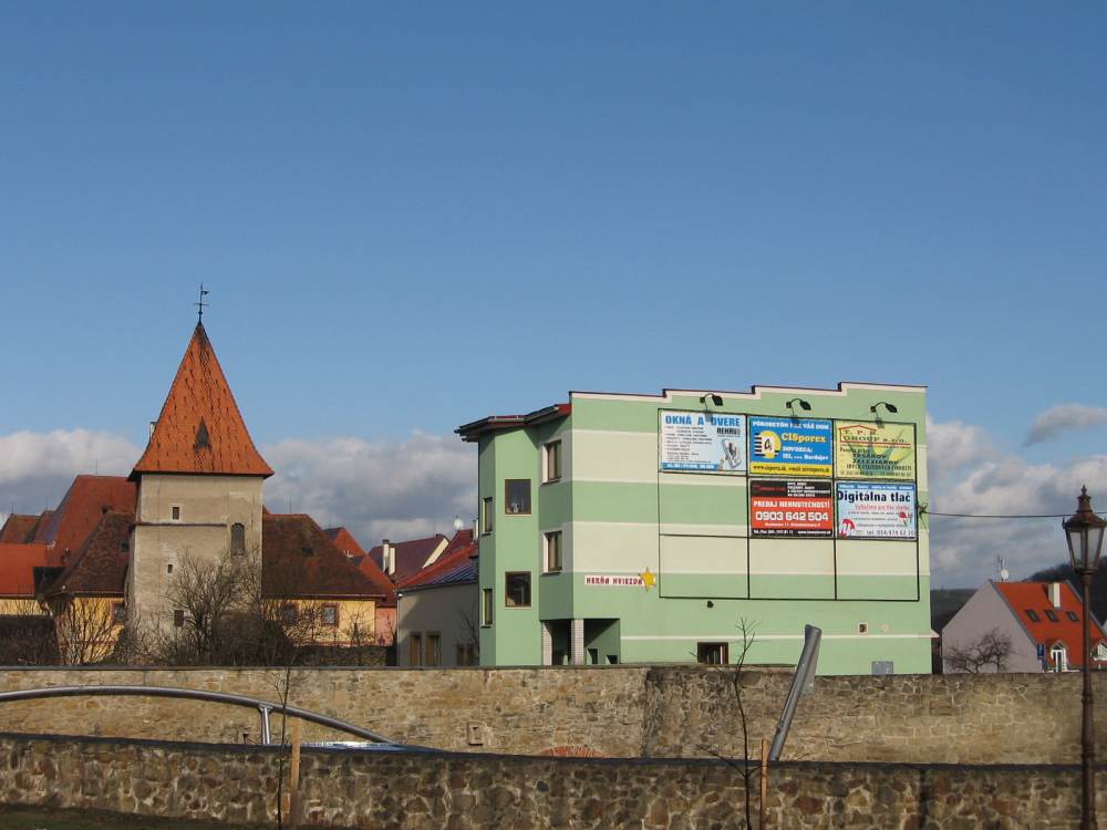 01 – celkový pohľad na dom na barbakáne 2007,foto: archív KPÚ Prešov