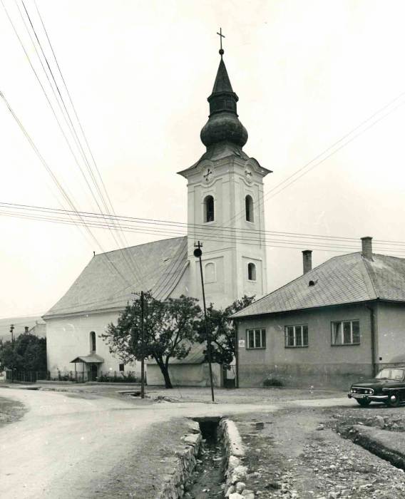 01 - Chyžné, celok evanjelického a. v. kostola. Foto: Archív OPÚ SR (72.761)