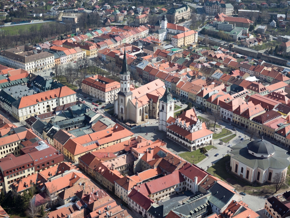 01 – Pamiatková rezervácia Levoča s hlavnými dominantami Námestia Majstra Pavla – farský Kostol sv. Jakuba, radnica a evanjelický a. v. kostol. Foto: Pamiatkový úrad SR, projekt Digitálny pamiatkový fo