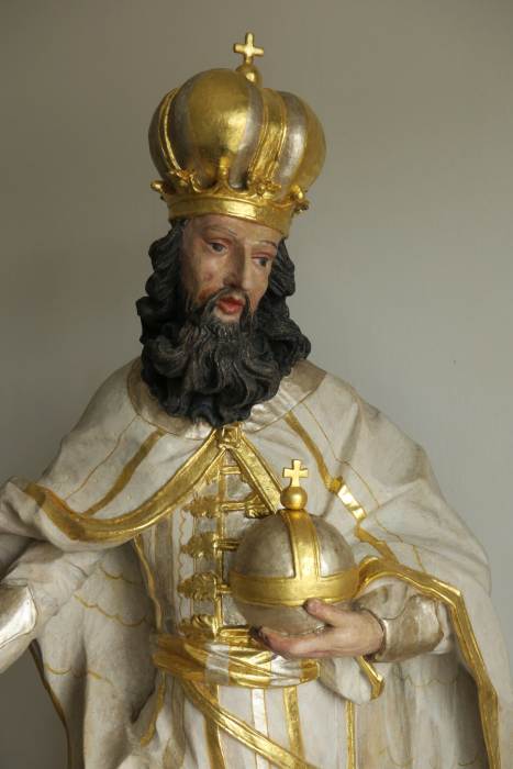 Obr. 11 - socha sv. Štefana kráľa, po reštaurovanív r. 2015, detail, foto: T.Kucman