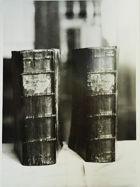 Kamaldulská Biblia, zdroj: Evidenčný list hnuteľnej kultúrnej pamiatky, č. ÚZPF 392/2, Biblia, Rukopis prekladu písma sv. Preklad kamaldulský I., II. zv., r. k. úrad Cífer, Cífer, Historické oddelenie KPS 1967