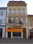 Hlavná 15, Košice - hlavná uličná fasáda pred reštaurovaním