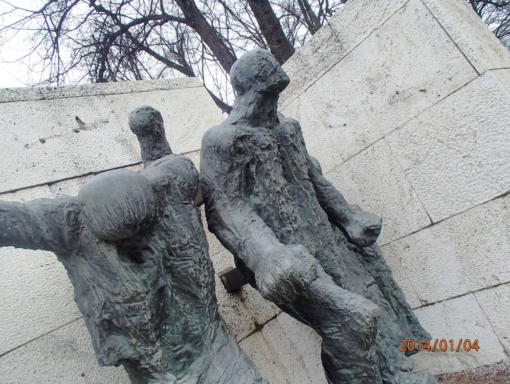 07 – Krompachy, NKP - Pamätník krompašskej vzbury - detail súsošia, foto R. Kiráľ 2014