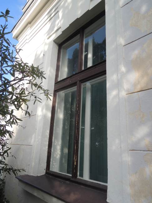 Okno z 2. pol. 20. storočia – stav pred obnovou