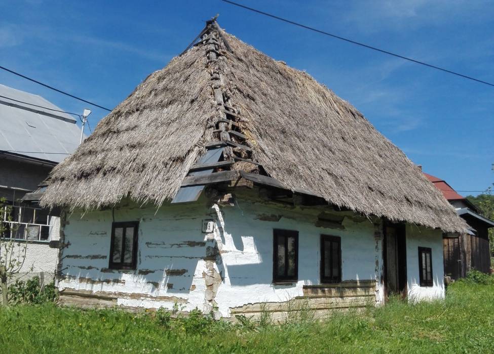 03 – JZ pohľad na dom ľudový na fotografii z augusta 2019 (pred obnovou), zdroj: Archív KPÚ Prešov