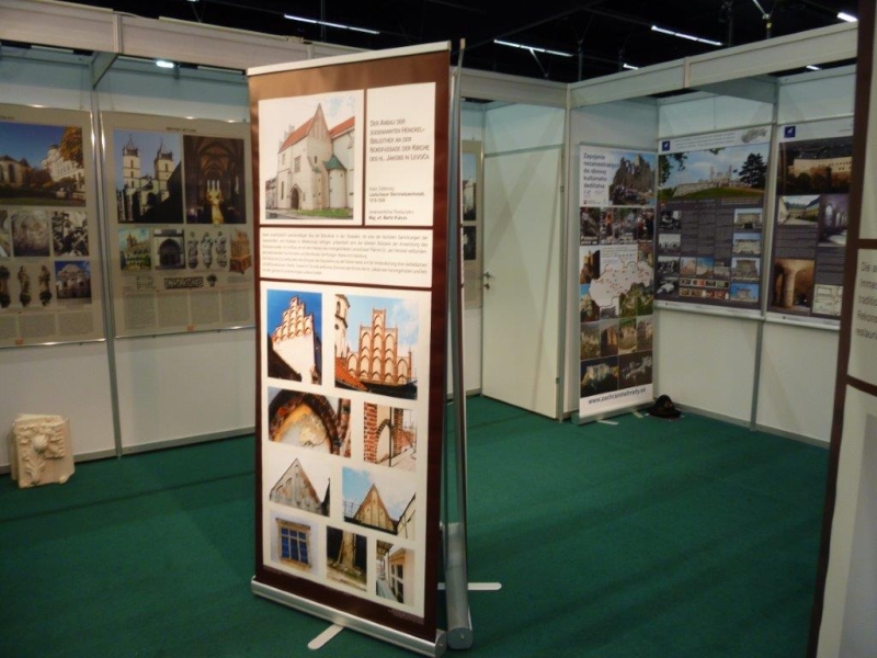 P1110175-v.jpg
