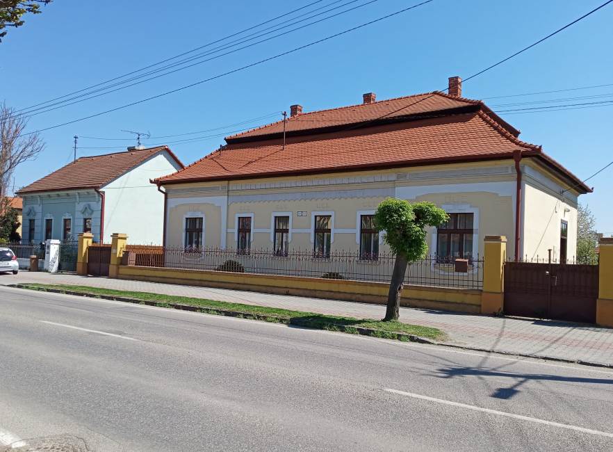 10 – meštiansky dom s predzáhradkou; z 20-tych rokov 20. stor. , zdroj: archív KPÚ Nitra